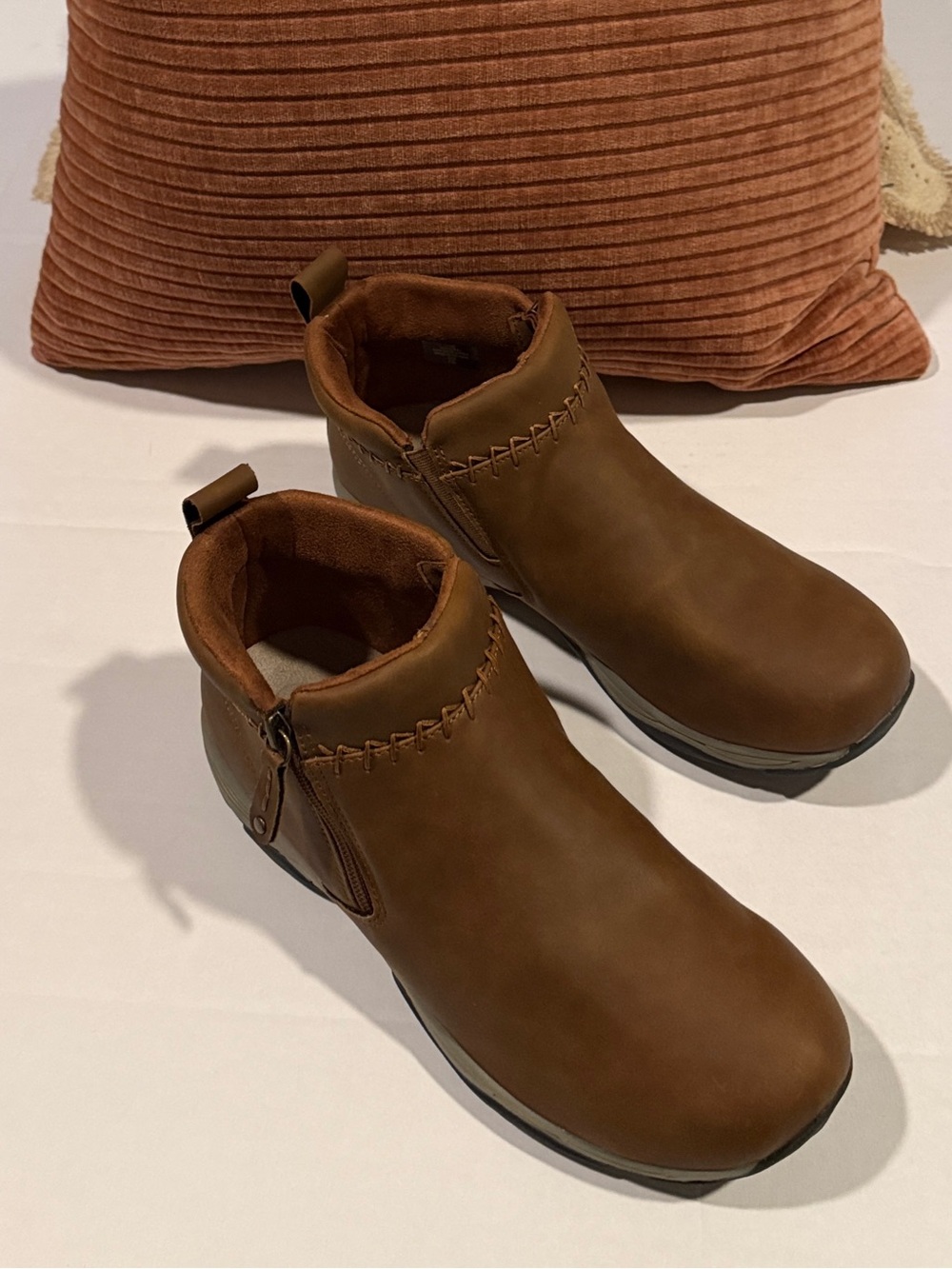 Easy Spirit Madra Ankle Bootie with Side Zip Water Repellent Size 11W Round Toe